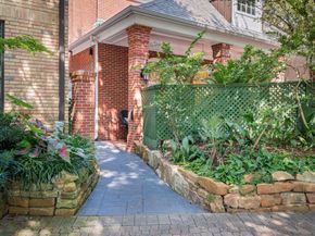 251 Sugarberry Circle, Houston TX 77024