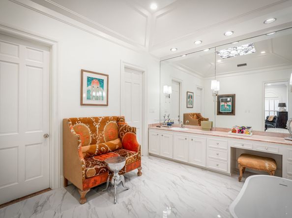 251 Sugarberry Circle, Houston TX 77024