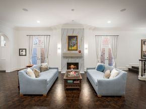 251 Sugarberry Circle, Houston TX 77024