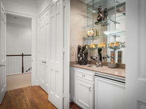 251 Sugarberry Circle, Houston TX 77024