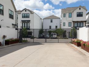 1740 Ojeman Point Lane, Houston TX 77055
