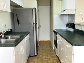 2750 Holly Hall Street 404, Houston TX 77054