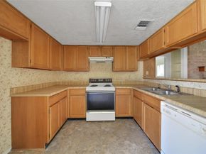 1712 Lindy Lane, Conroe TX 77301