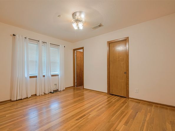 5710 Nina Lee Lane, Houston TX 77092