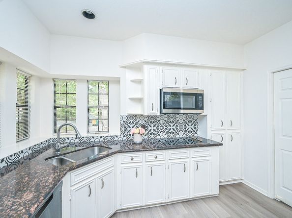 31 Silent Brook Place, The Woodlands TX 77381