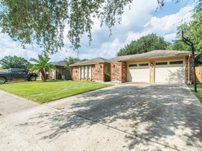 16707 Schooners Way, Friendswood TX 77546