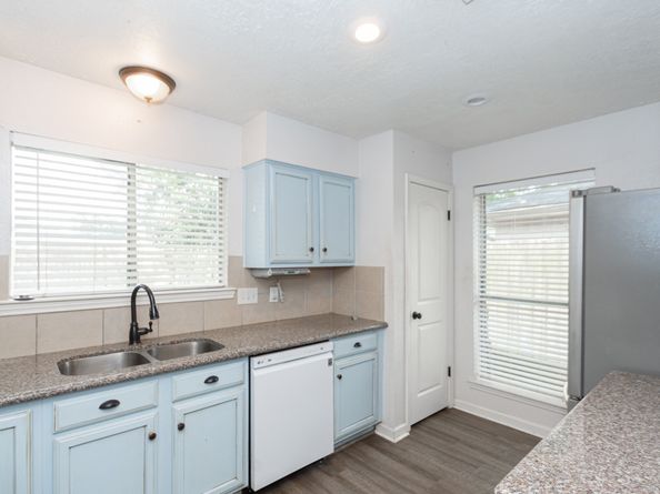 16707 Schooners Way, Friendswood TX 77546