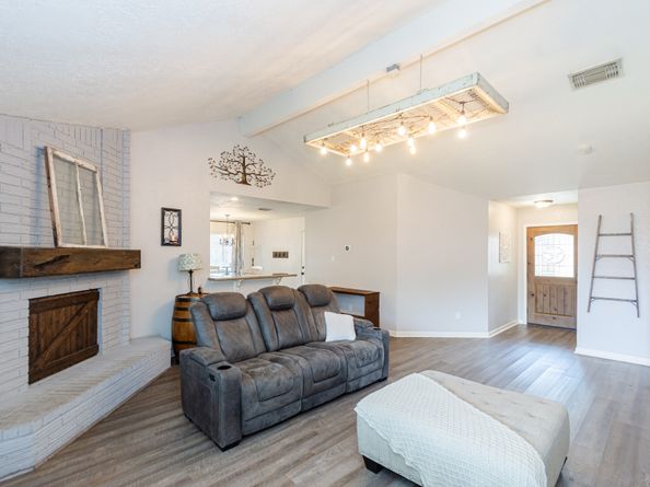 16707 Schooners Way, Friendswood TX 77546