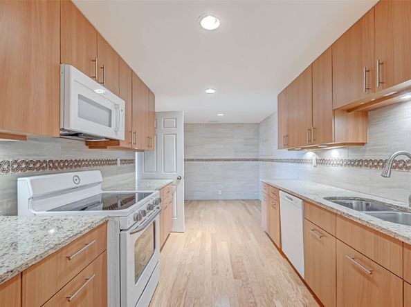 2001 Holcombe Boulevard 401, Houston TX 77030