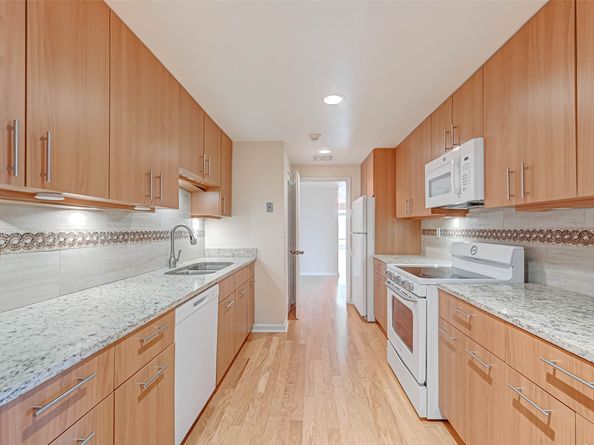 2001 Holcombe Boulevard 401, Houston TX 77030