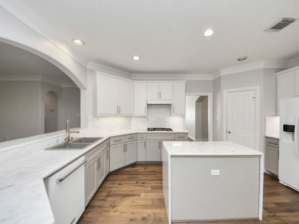 5523 Darschelle Drive, Houston TX 77069