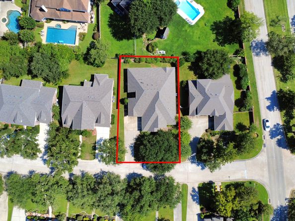 5523 Darschelle Drive, Houston TX 77069