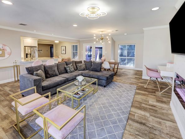 9007 Beverlyhill Street, Houston TX 77063