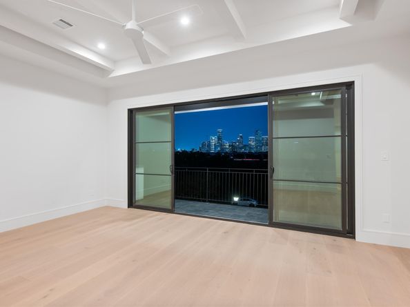1718 White Oak Drive, Houston TX 77009