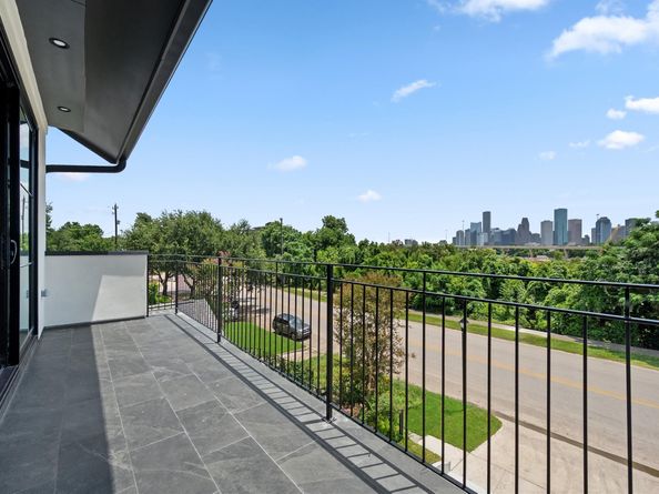 1718 White Oak Drive, Houston TX 77009