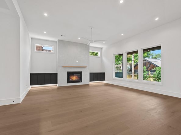 1718 White Oak Drive, Houston TX 77009