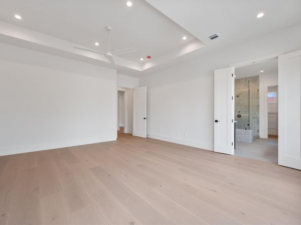 1718 White Oak Drive, Houston TX 77009