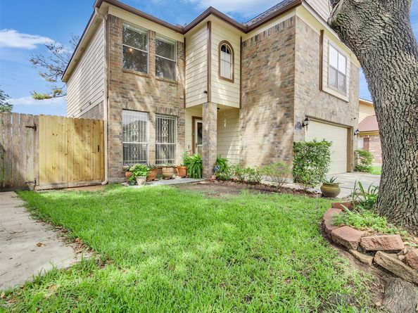 10811 Meadow Walk Lane, Houston TX 77067