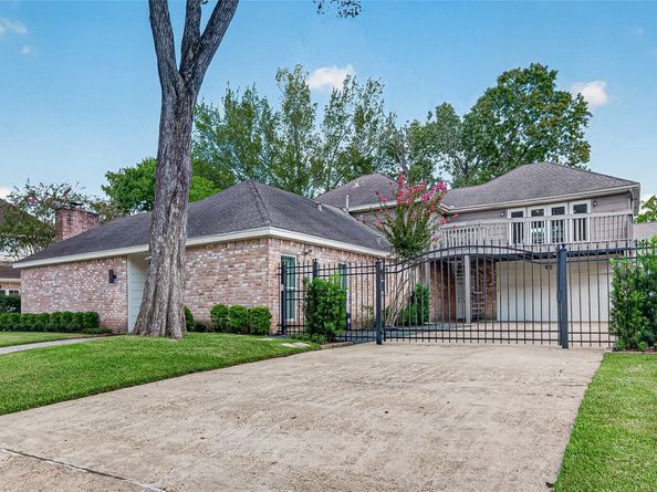 1122 Daria Drive, Houston TX 77079