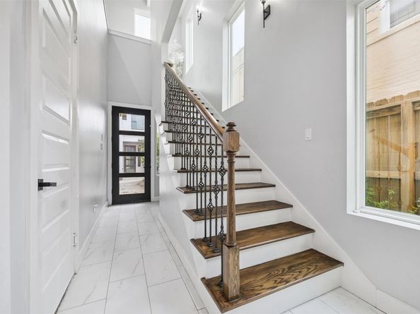 1922 Oakdale Street, Houston TX 77004