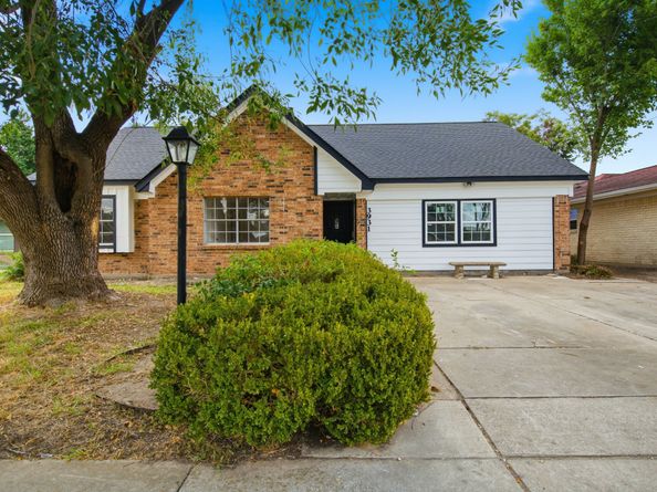 3931 Tiffany Drive, Houston TX 77045