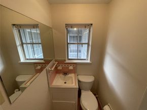 7158 Sharpview Drive, Houston TX 77074