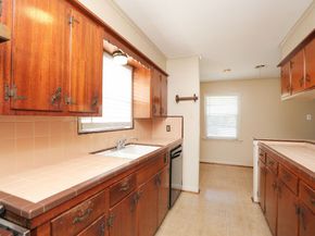 7158 Sharpview Drive, Houston TX 77074