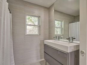 4923 Leeland Street, Houston TX 77023