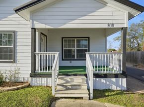 308 E Phillips Street, Conroe TX 77301