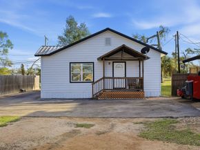 308 E Phillips Street, Conroe TX 77301