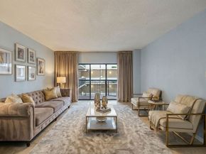 661 Bering Drive 504, Houston TX 77057