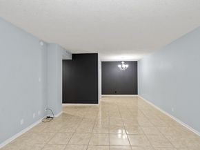 661 Bering Drive 504, Houston TX 77057