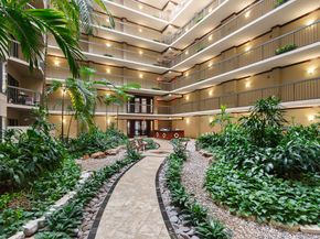 661 Bering Drive 504, Houston TX 77057