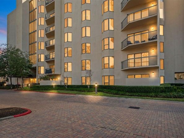 661 Bering Drive 504, Houston TX 77057