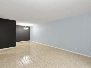 661 Bering Drive 504, Houston TX 77057