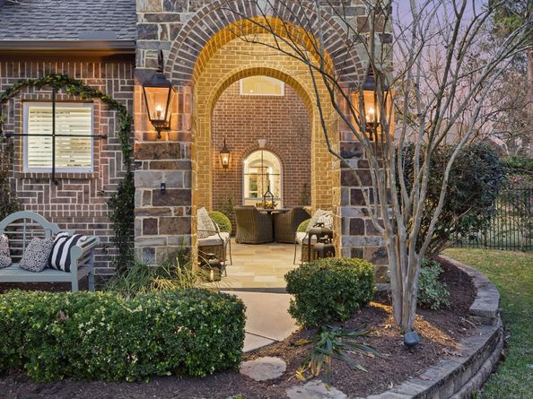 147 W Valera Ridge Place, The Woodlands TX 77389