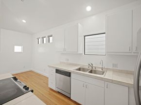 8690 Meadowcroft Drive, Houston TX 77063