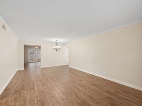 12632 Huntingwick Drive 140, Houston TX 77024