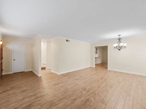 12632 Huntingwick Drive 140, Houston TX 77024