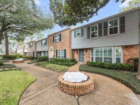 12632 Huntingwick Drive 140, Houston TX 77024