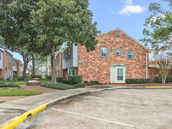 12632 Huntingwick Drive 140, Houston TX 77024