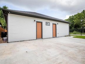 6004 England Street A /B, Houston TX 77021