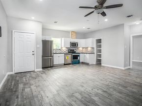 6004 England Street A /B, Houston TX 77021
