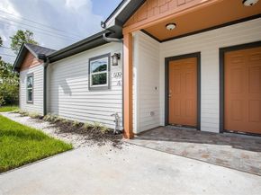 6004 England Street A /B, Houston TX 77021