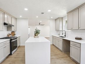 950 Buoy Road, Houston TX 77062