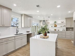 950 Buoy Road, Houston TX 77062