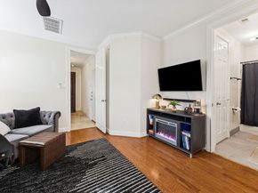 5737 Kansas Street, Houston TX 77007