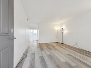 4450 Sherwood Lane 8, Houston TX 77092