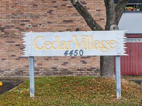 4450 Sherwood Lane 8, Houston TX 77092