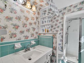 5223 Wigton Drive, Houston TX 77096